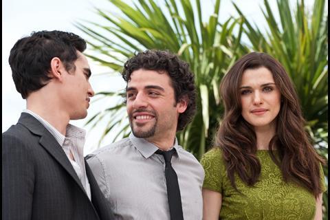 (L-R)  Actor Max Minghella, actor Oscar Isaac and actress Rachel Weisz at the photo call of "Agora" at the 62nd Cannes Film Festival in Cannes
